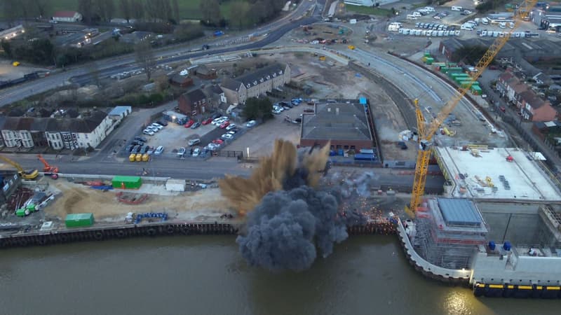 Angleterre : une grande explosion inattendue d'une bombe de la Seconde Guerre mondiale après le début des travaux de démantèlement