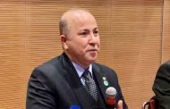 Benabderrahmane rencontre le PDG du groupe émirati DP World à Dakar