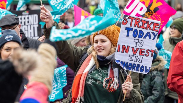 L 'Angleterre : Les enseignants organisent de nouvelles grèves en raison d'un différend sur le salaire