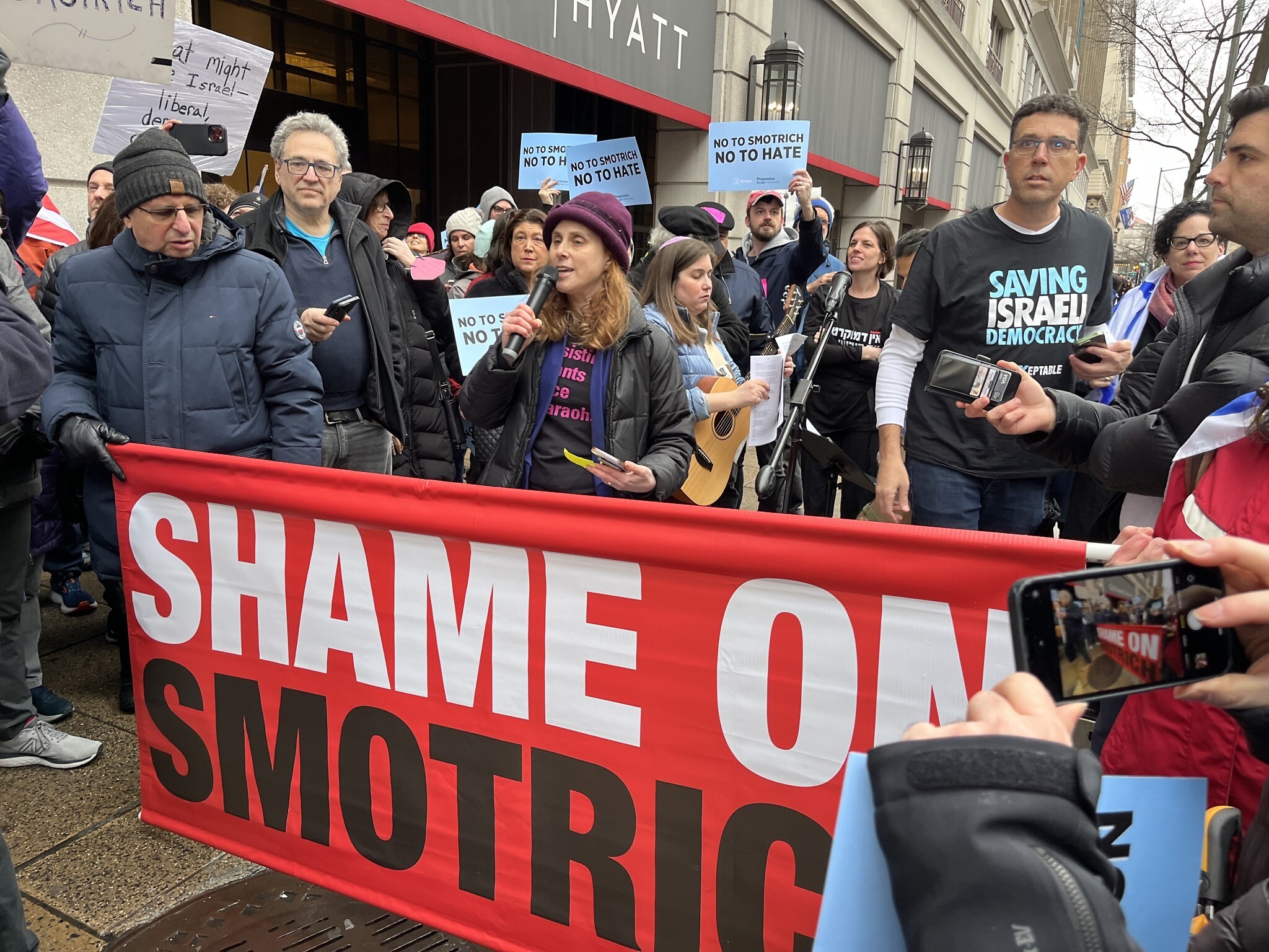 Des américaines manifestent à Washington pour protester contre la visite de Smotrich