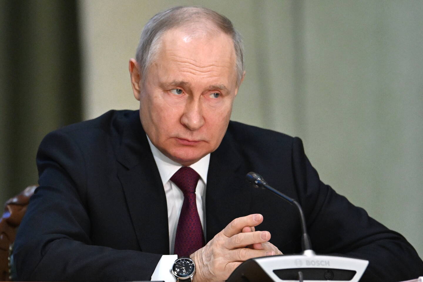 Mandat d'arrêt émis contre Poutine suite à des allégations de crimes de guerre