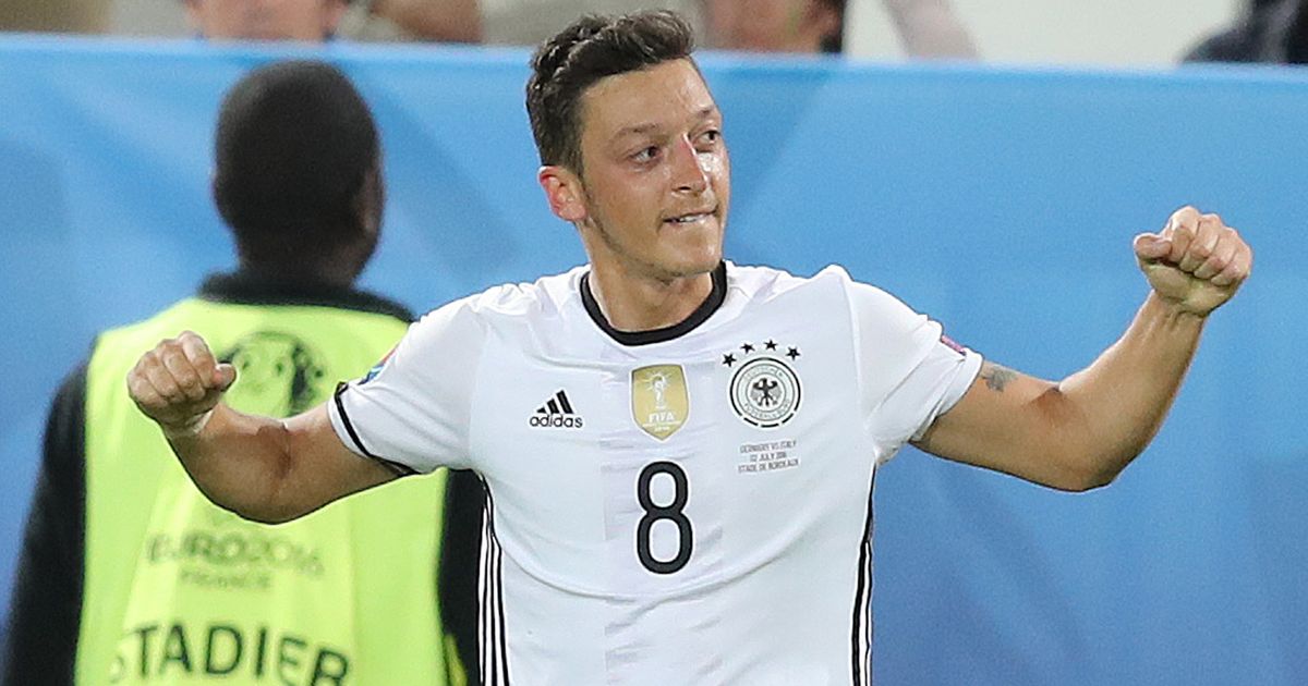 Mesut Ozil : l'ancien milieu de terrain d'Arsenal, du Real Madrid et de l'Allemagne prend sa retraite