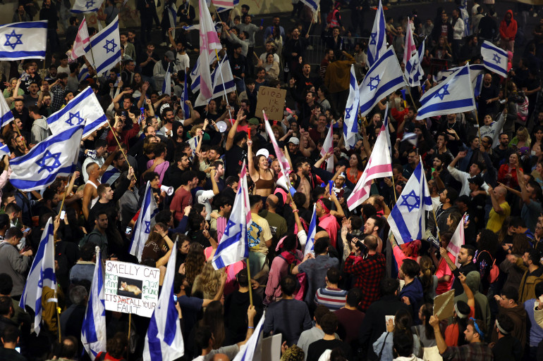 Israël: les manifestations se poursuivront jusqu'à l'annulation des réformes judiciaires / Lapid est prêt pour des négociations sérieuses