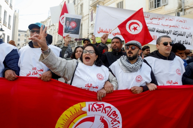 Tunisie : Des milliers de sympathisants d’UGTT manifestent contre le président Saied