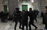 Palestine : 200 blessés et plus de 400 arrêtés à la mosquée Al-Aqsa