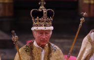 Charles III est couronné à Westminster devant les dirigeants mondiaux et devient officiellement roi d'Angleterre