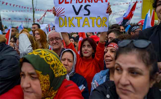 La violence des partisans d'Erdogan et de Kilicdaroglu dans les rues de Turquie