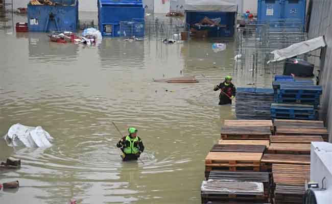 Au moins 14 morts et 20 000 évacués après les inondations en Émilie-Romagne (Italie)