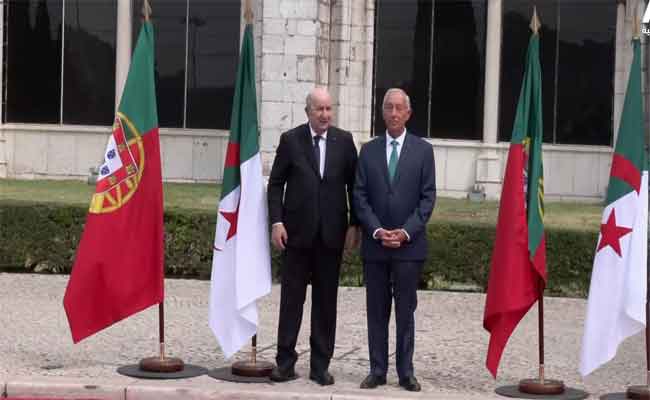 La médaille du mérite national de l’ordre « El Athir » décernée au président Portugais