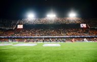 Une bagarre entre supporters colombiens force l'interruption du match Colombie-Irak à Mestalla