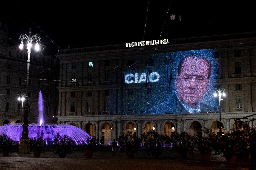 Milan en deuil : les funérailles nationales de Silvio Berlusconi rassemblent la nation italienne