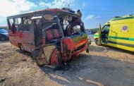 Égypte : Enquête en cours suite à un accident entre un minibus et un camion au sud du Caire