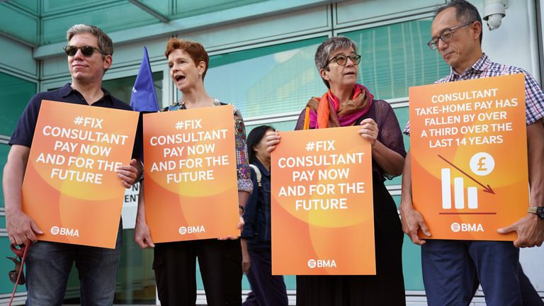 Grève de deux jours des médecins et des cheminots en Angleterre