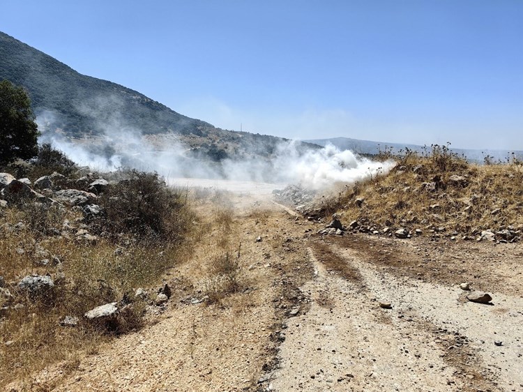 l’armée israélienne a attaqué des journalistes dans le sud du Liban avec des gaz lacrymogènes et des bombes assourdissantes