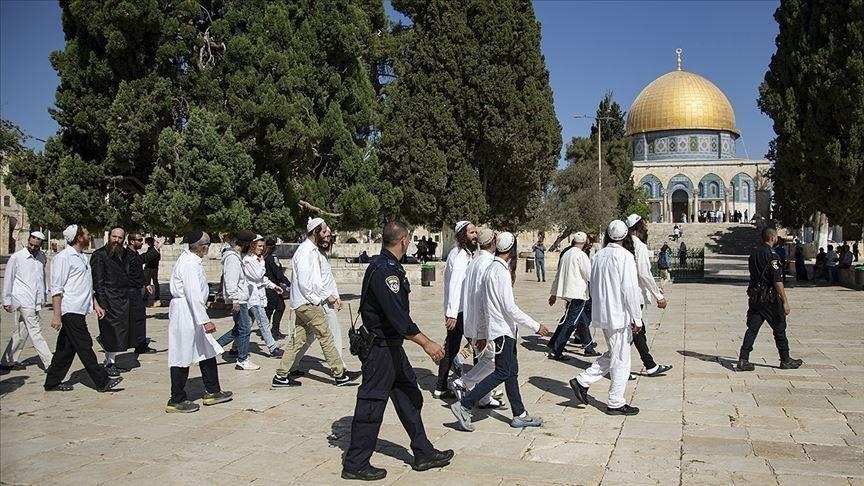 Des dizaines de colons extrémistes ont attaqué la mosquée Al-Aqsa