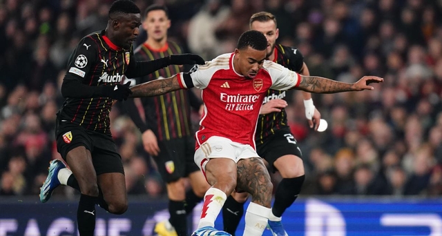 Arsenal Écrase Lens et Accède aux Huitièmes de Finale
