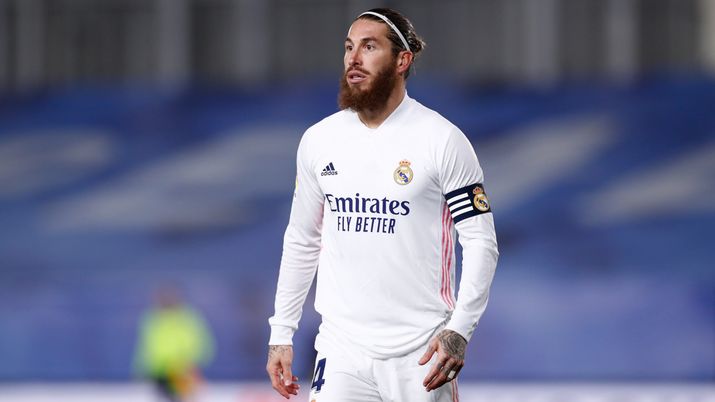 Les Supporters du Real Madrid Critiquent Ramos pour son Refus de Signature