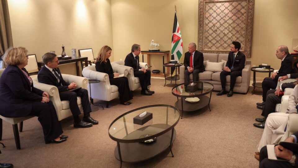 Rencontre de Blinken avec le roi et le ministre des Affaires étrangères de Jordanie