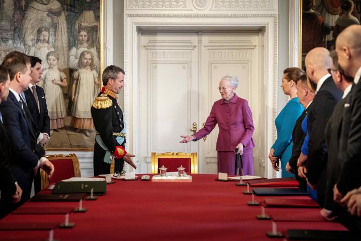 Nouvelle Ère Royale: Le Roi Frederik X Succède officiellement à la Reine Margrethe