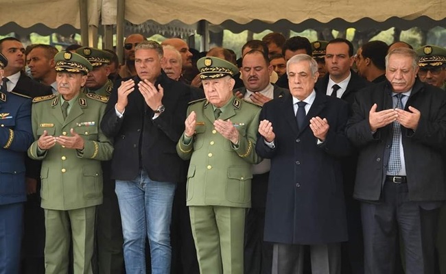 Réunion inhabituelle des généraux algériens lors des funérailles de Khaled Nizar : Une occasion sombre pour le peuple