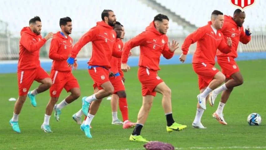 Entraînement intensif pour le CR Belouizdad avant son match contre le Ahly