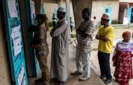 Le Sénégal élit son cinquième président après une période de turbulences politiques