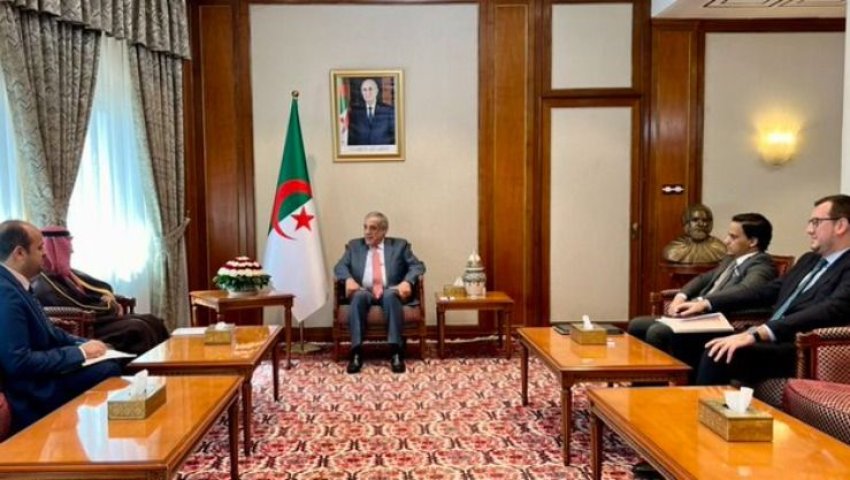 Nadir Larbaoui et Abdullah Bin Nasser Al Bussairi évoquent la coopération Algéro-Saoudienne