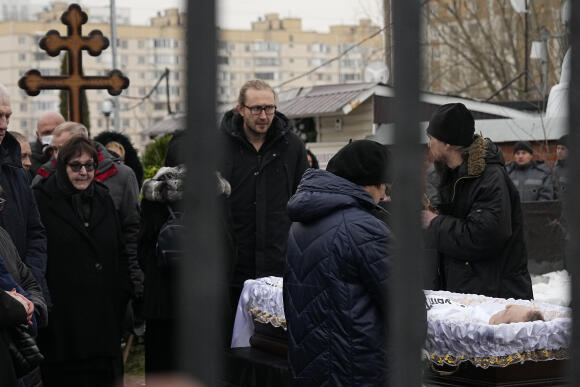 Des milliers de Russes ont bravé l'interdiction pour rendre un émouvant hommage à Navalny : un adieu chargé d'émotion
