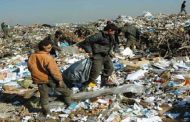 Les enfants des écoles en Algérie se nourrissent des décharges et des ordures, tandis que les généraux envoient des aides alimentaires à tous les mouvements séparatistes dans le monde