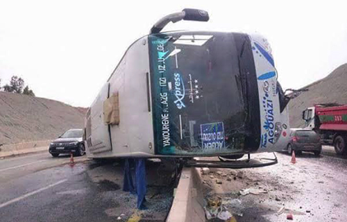 Accident de bus à Mostaganem : 2 morts et 21 blessés lors d'une excursion