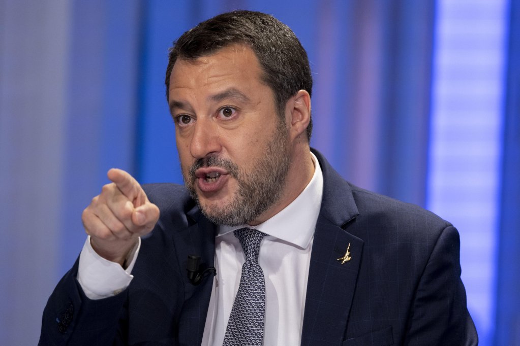 Salvini conseille à Macron de 