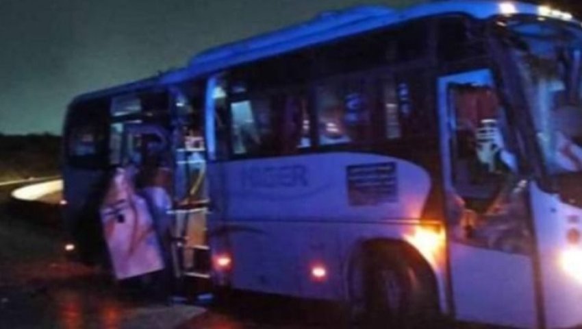 Accident sur l'autoroute Est-Ouest à Constantine : 13 blessés lors d'une collision entre un bus et un semi-remorque