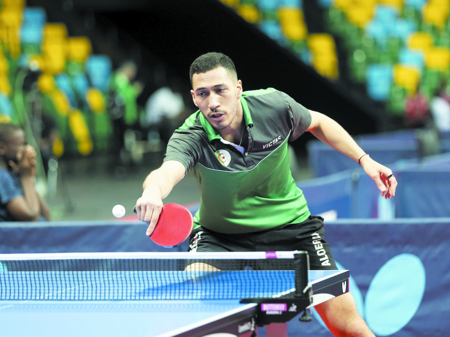 Mehdi Bouloussa, joueur de tennis de table algérien, décroche sa qualification pour les JO-2024 de Paris