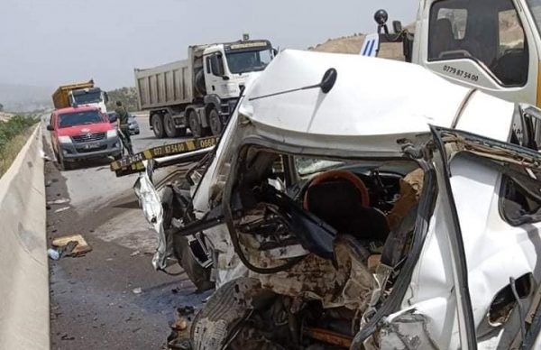 Accident grave sur l'autoroute Est-Ouest près de Blida : Des blessés à cause de la chaussée défectueuse