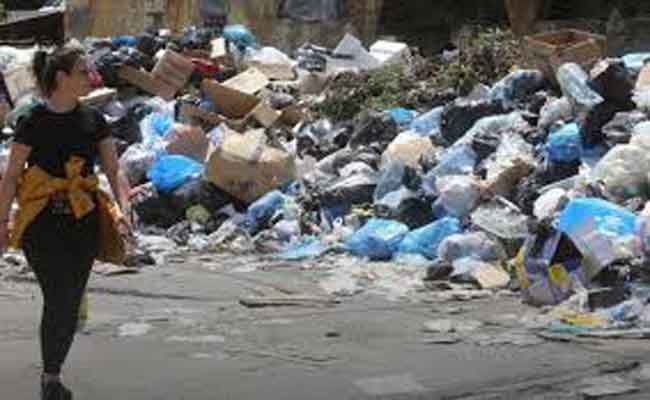Les déchets, une menace pour “la force de frappe”, propageant maladies et désastres écologiques