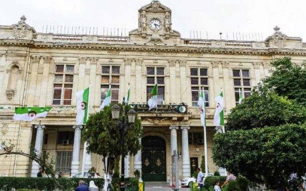 Report de l'élection du maire intérimaire à Annaba : Absence de quorum et désaccord sur les modalités de l'élection