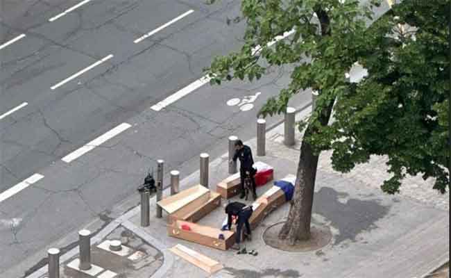 Trois personnes arrêtées après la découverte de cinq cercueils près de la Tour Eiffel