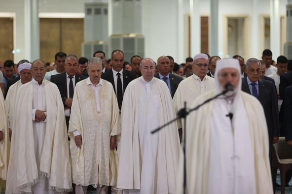 Le Président Tebboune accomplit la prière de l'Aïd El-Adha à Djamaâ El-Djazaïr