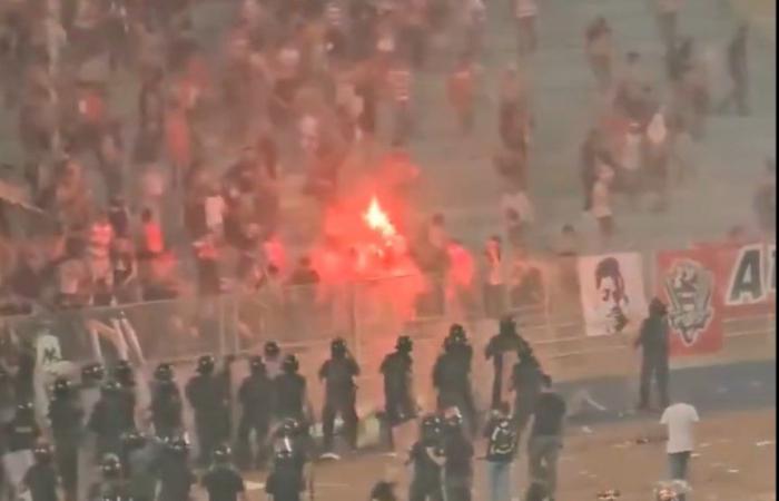 Derby Tunisien marqué par le chaos: L'Espérance club dépose plainte après les affrontements au stade