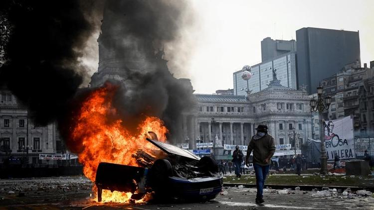 Buenos Aires sous tension : Protestations massives contre les mesures d'austérité de Milei