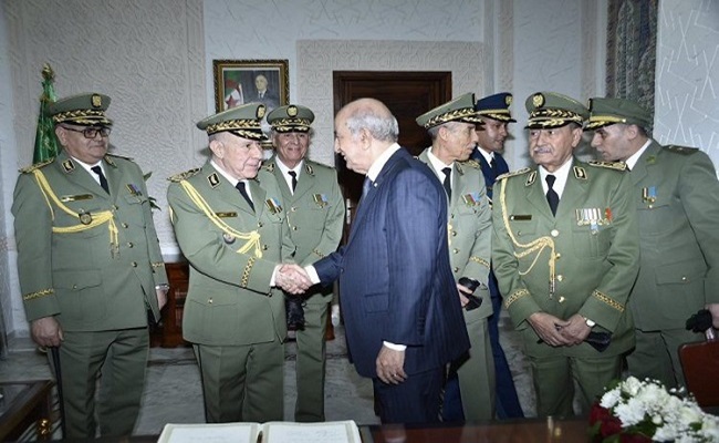 La démocratie militaire en Algérie : les partis d'opposition s'adonnent à la flatterie, à la glorification et à l'approbation unanime de Tebboune pour un prochain mandat !