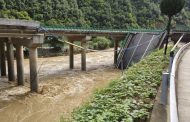 Effondrement d'un Pont en Chine: Douze morts et une trentaine de disparus après des pluies torrentielles