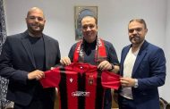 Nabil Maâloul, entraîneur tunisien, prend les rênes de l'USM Alger