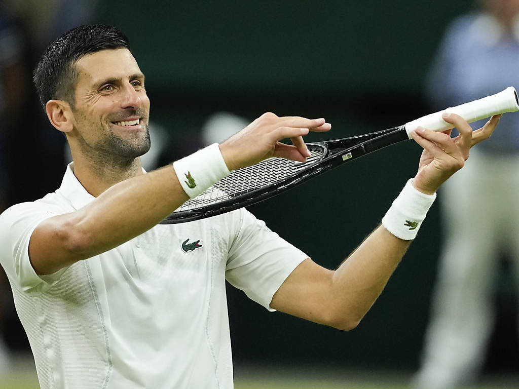 Novak Djokovic s'est qualifié sans difficulté pour les quarts de finale de Wimbledon