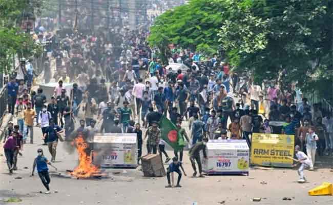 Bangladesh : Les Violences S'intensifient, Internet Coupé et TV d'État Incendiée