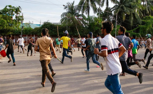 Bangladesh : Affrontements étudiants sur les quotas dans la fonction publique font plus de 100 blessés