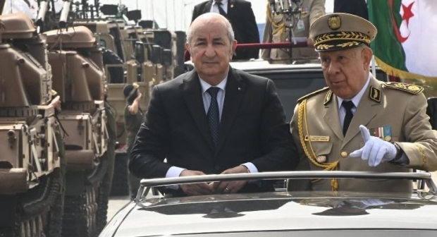 En Algérie, c'est l'armée qui décide quel chien sera en façade civile