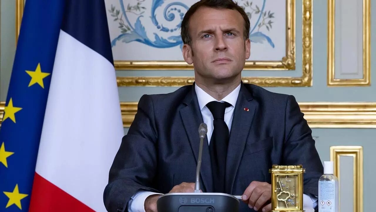 France : Emmanuel Macron poursuit les consultations pour nommer un nouveau premier ministre