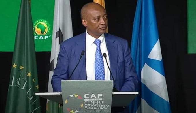 Patrice Motsepe se lance pour un deuxième mandat à la tête de la CAF