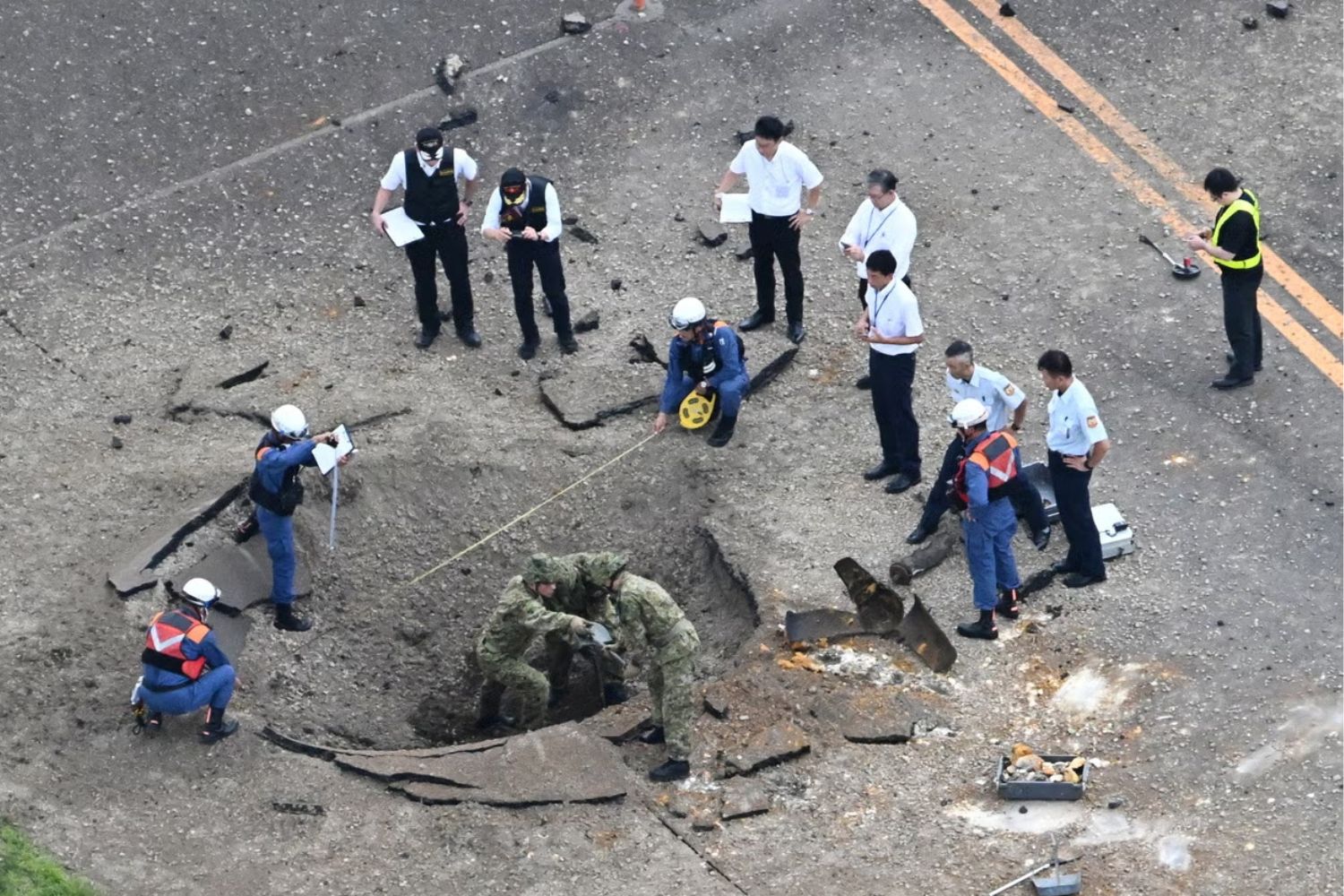 L'Explosion d'une bombe de la Seconde Guerre mondiale à l'aéroport de Miyazaki